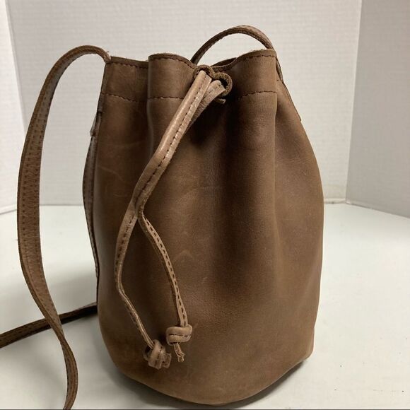 FASHIONABLE LOCAL & GLOBAL, Handmade in Ethiopia, Leather hobo crossbody, brown - Picture 2 of 15